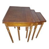 Nesting coffee tables