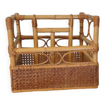 Cane magazine rack