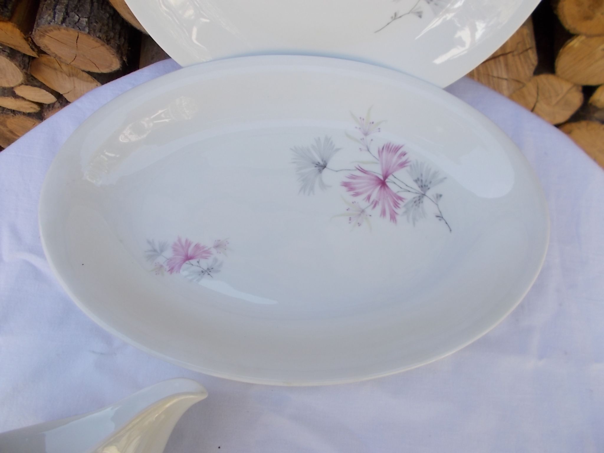 Ceramic service with 5 dishes