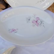 Ceramic service with 5 dishes