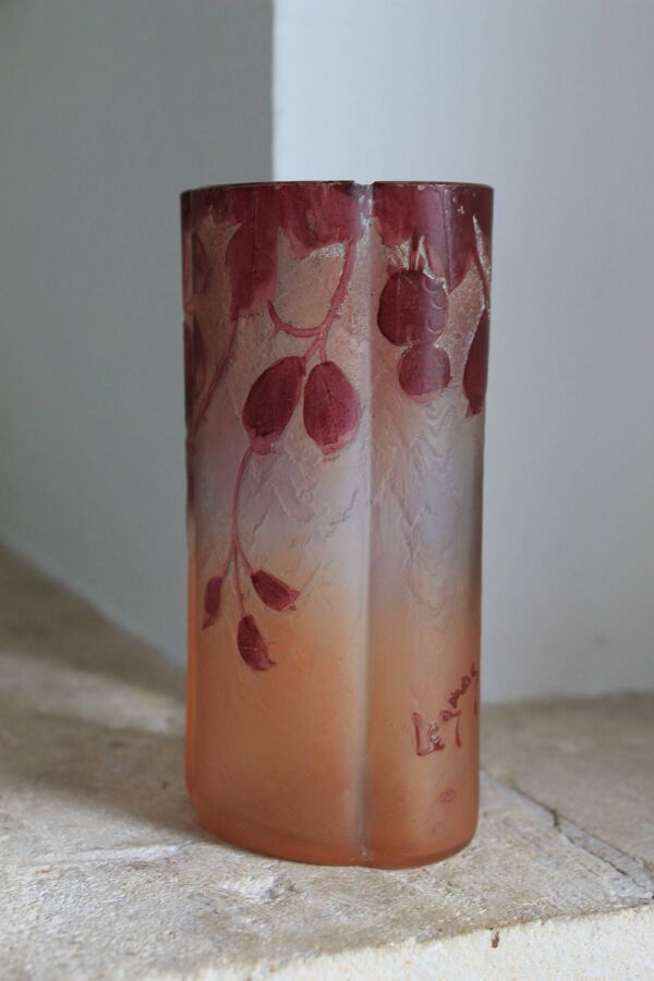 Legras vase quadrilobé série ''rubis'' en verre (1900 - 1910)