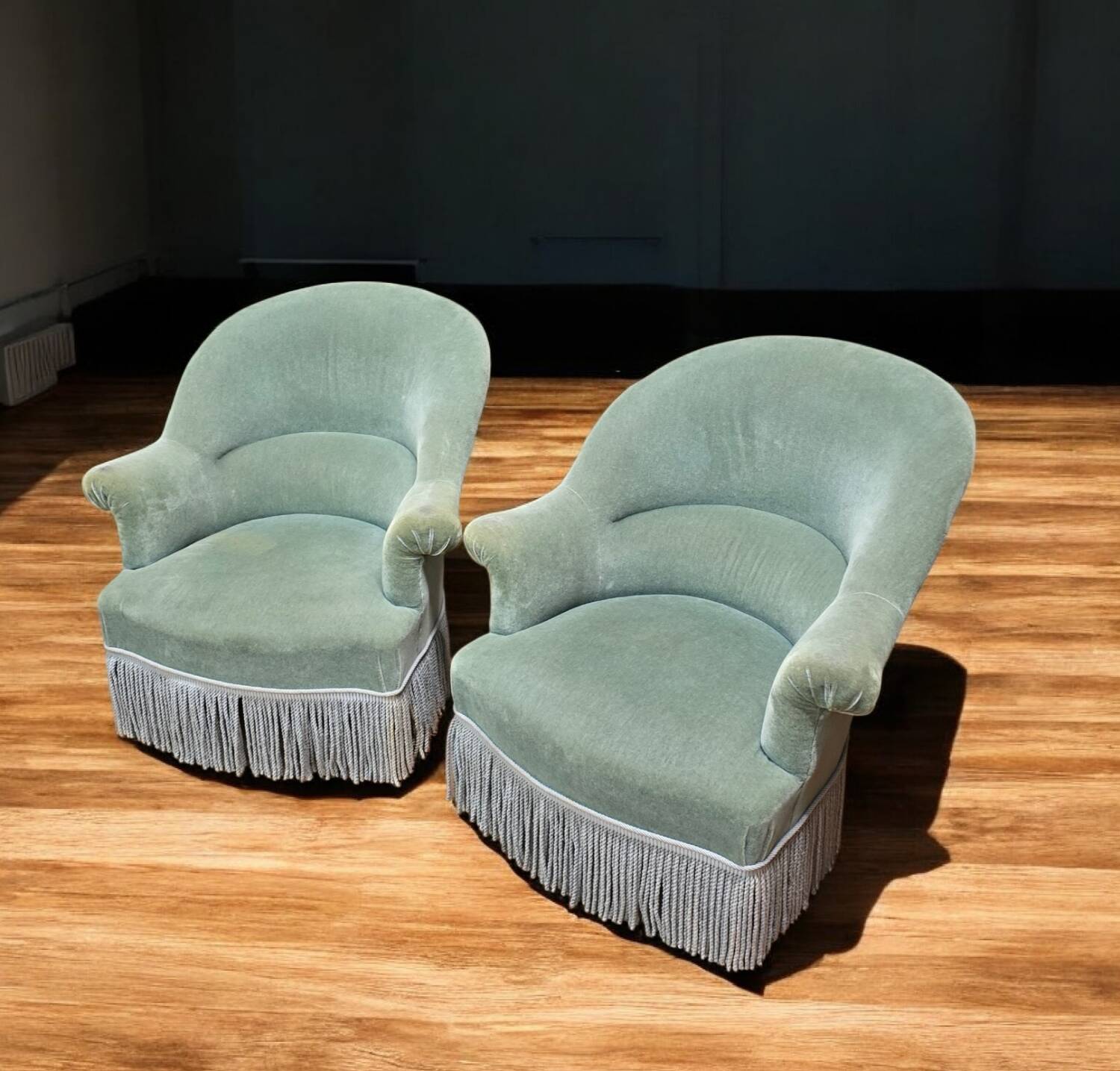 Pair of celadon green velvet armchairs with armrests, esprit