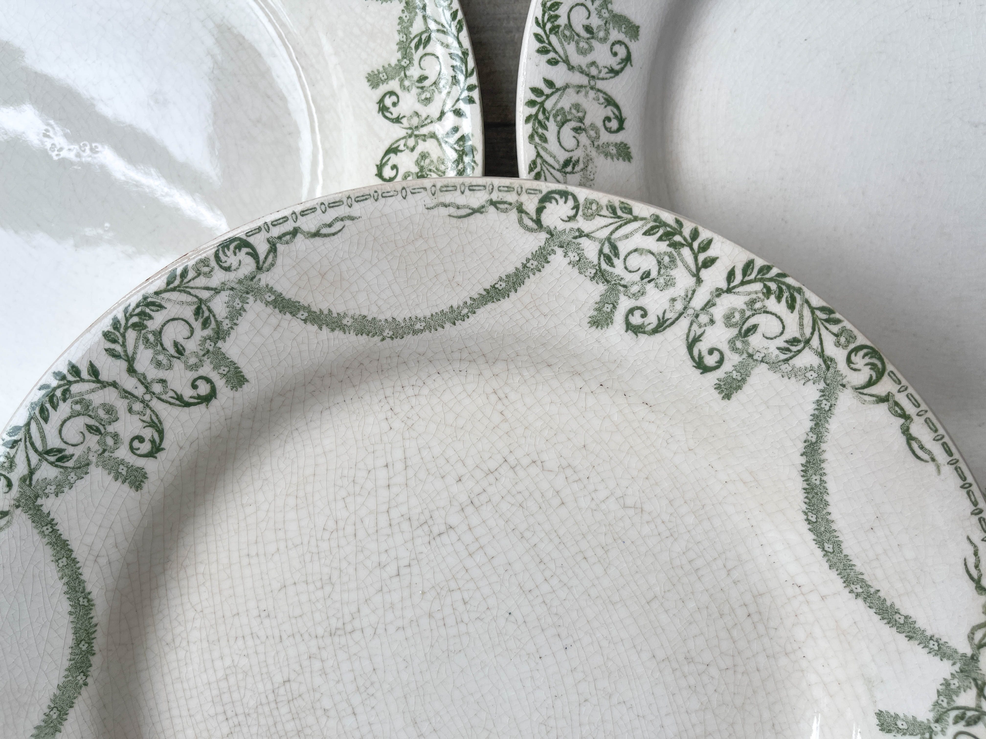 Flat plates terre de fer green creil & montereau labrador model "napoleon" 1890s