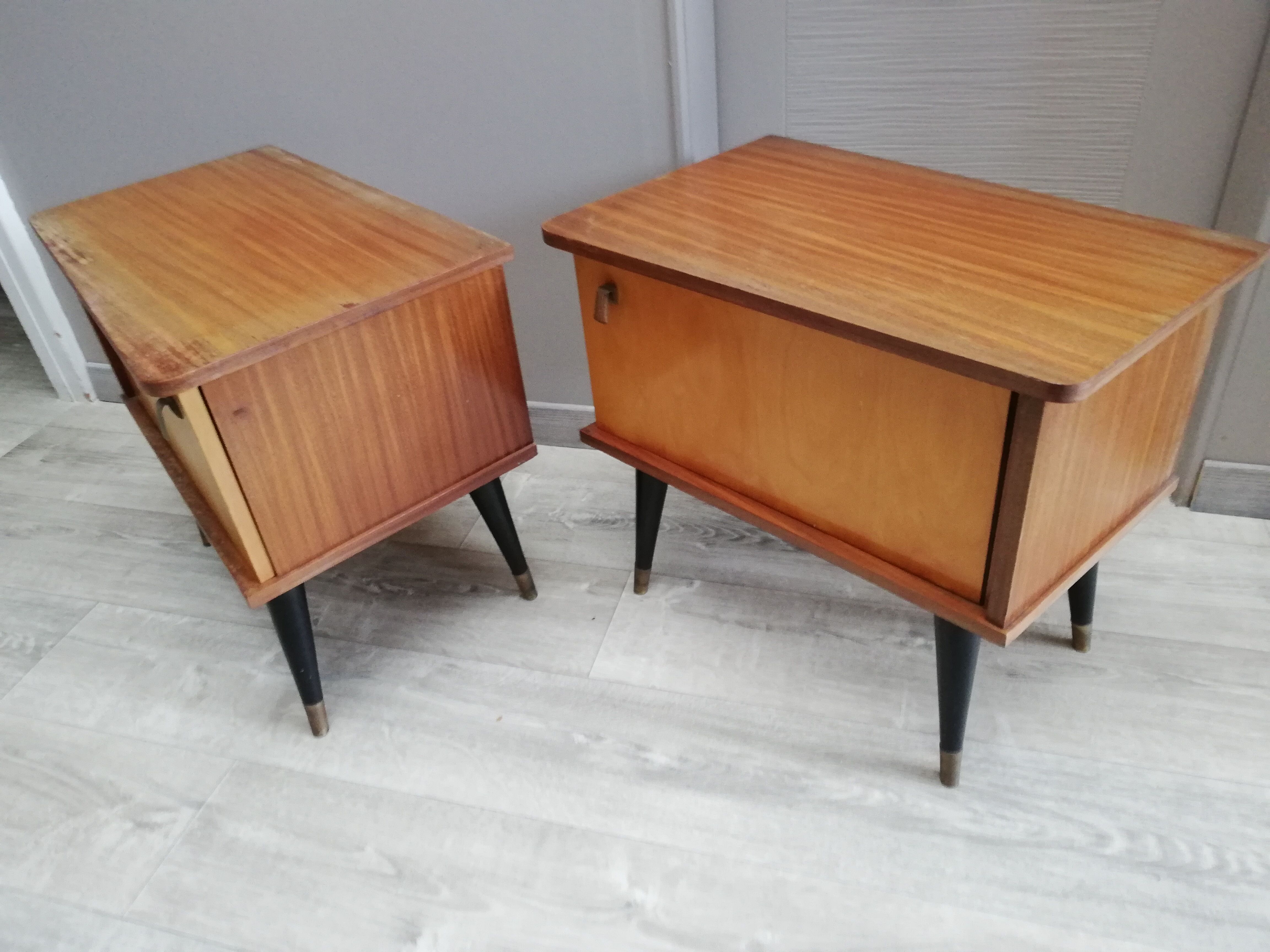 Set of 2 bedside tables