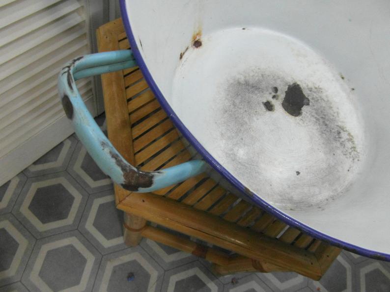 Blue enamel basin