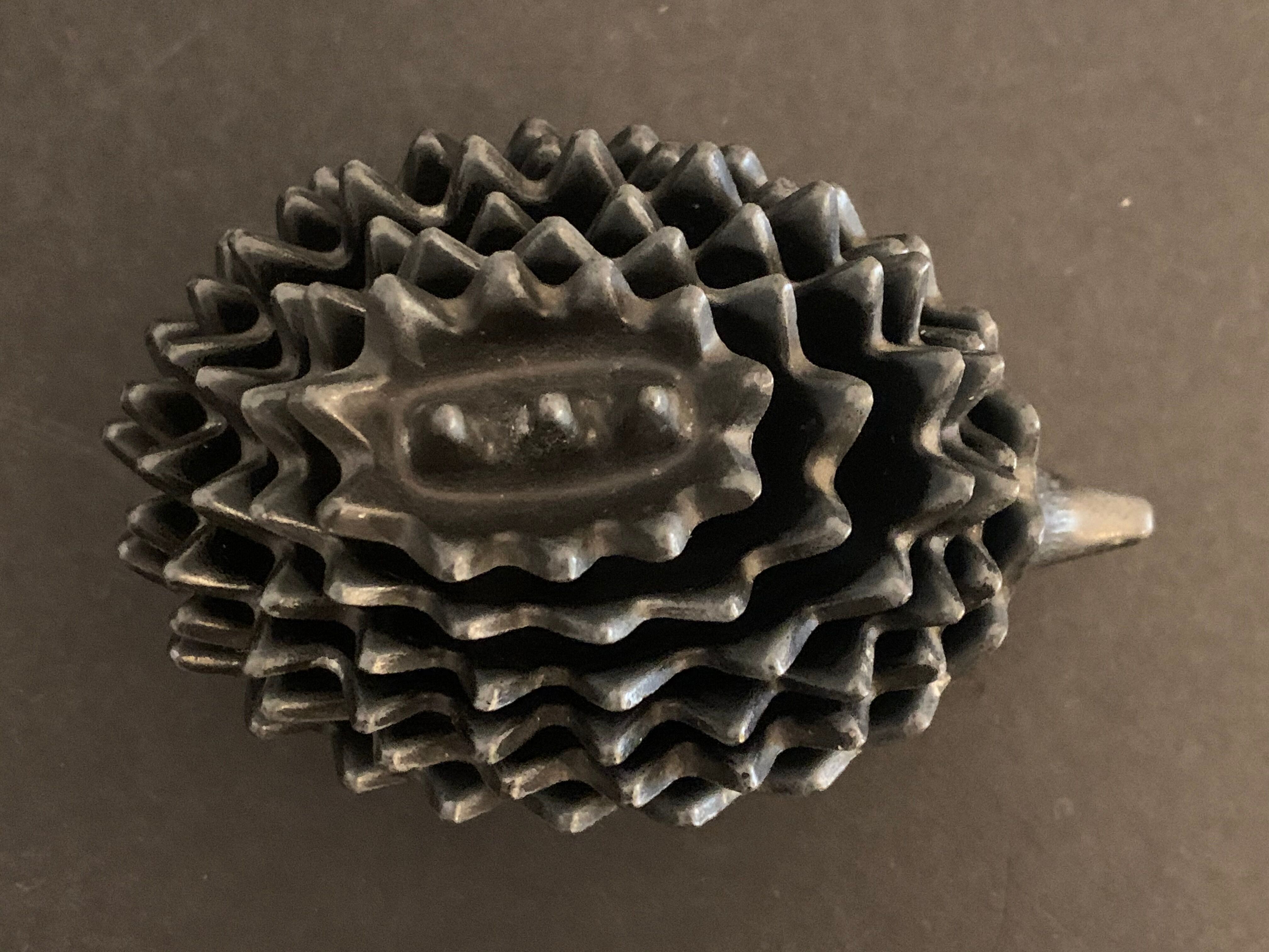 Ashtray 6 hedgehogs in bronze 1950