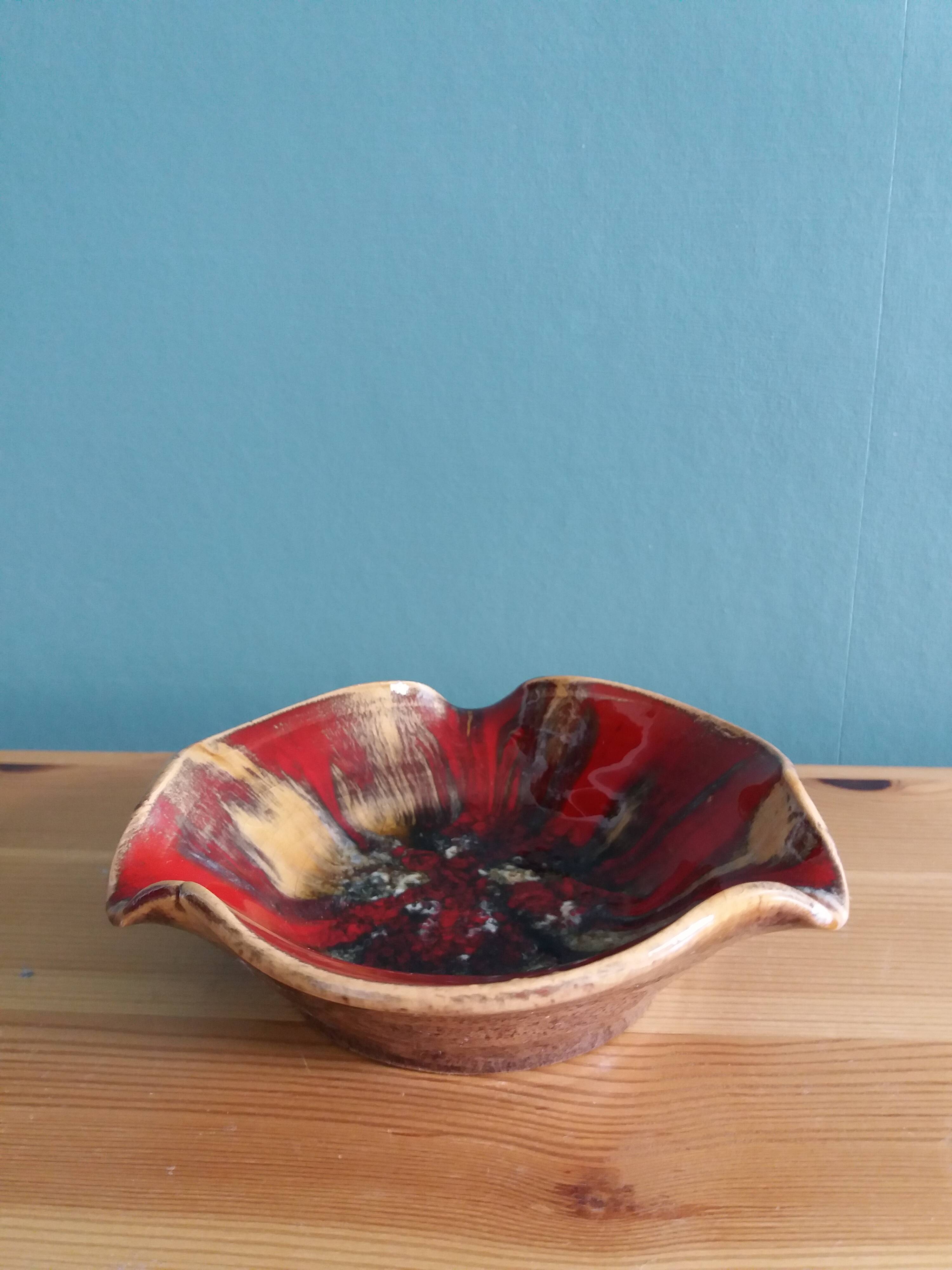 Handcrafted ceramic ashtray from the Basque Country of Béarn, 1970s