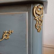Regency style patinated bedroom chest of drawers with 2 drawers
