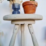 Tripod stool in wood