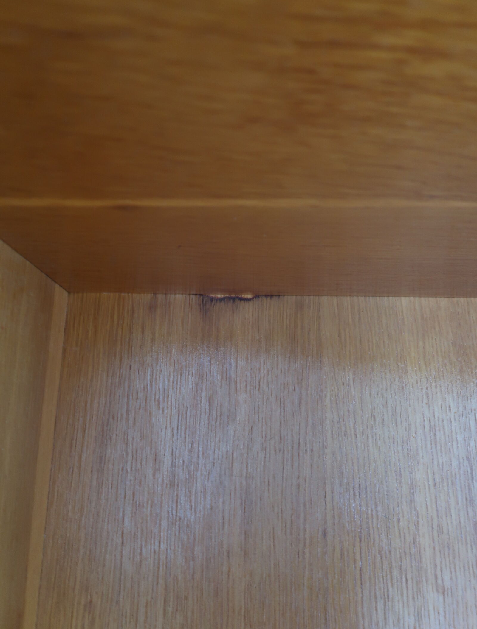 Armoire secrétaire