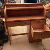 Pine desk with sliding wooden curtain