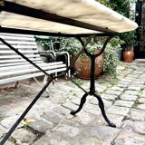 Oblong bistro table in grey marble and black cast iron