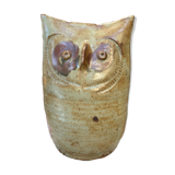 Vase pique fleur representing a sandstone owl, by Ginette and Edouard Solorzano
