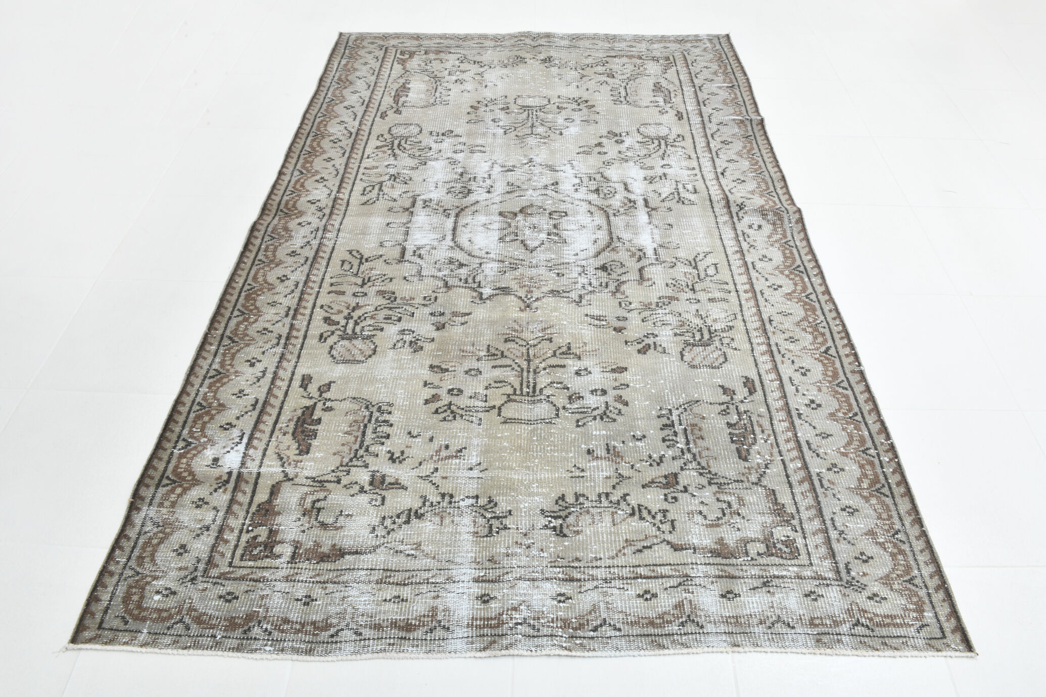5x8 Handmade Oriental Vintage Rug,168x257Cm