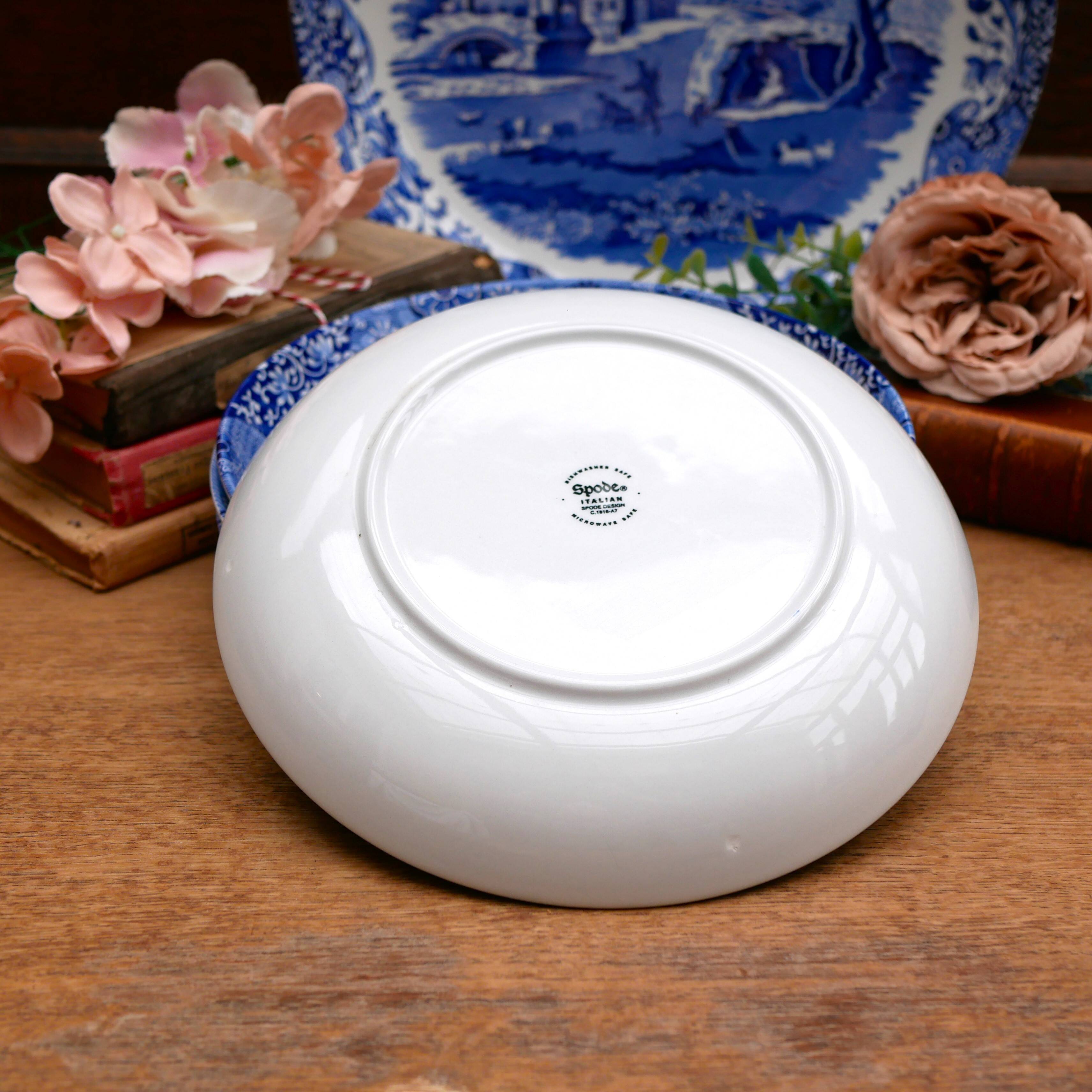 4 Spode pasta bowls in Italian design with a large serving bowl