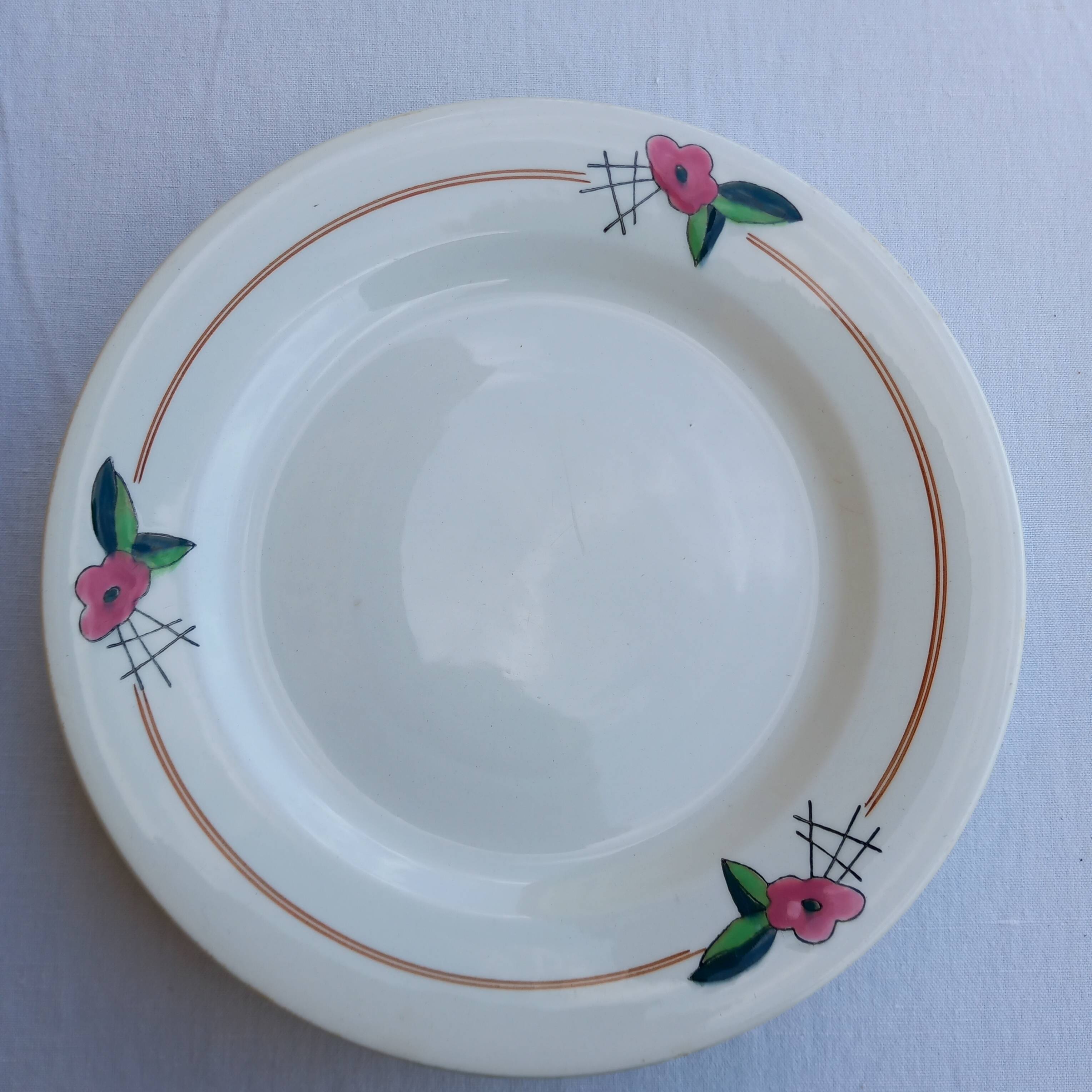 Plat de présentation sur pied Charbonnier modèle Alger