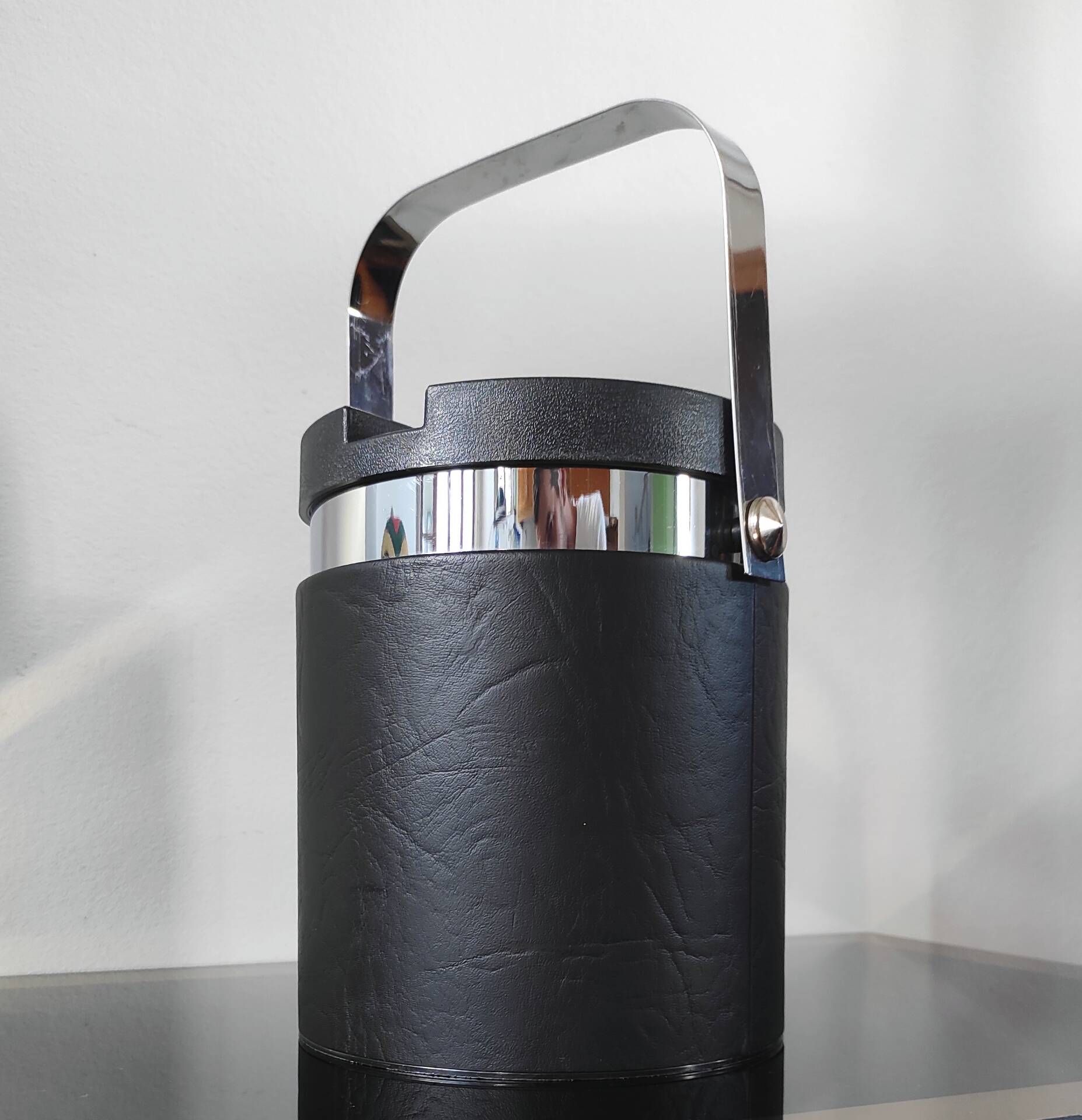 Vintage insulated ice bucket