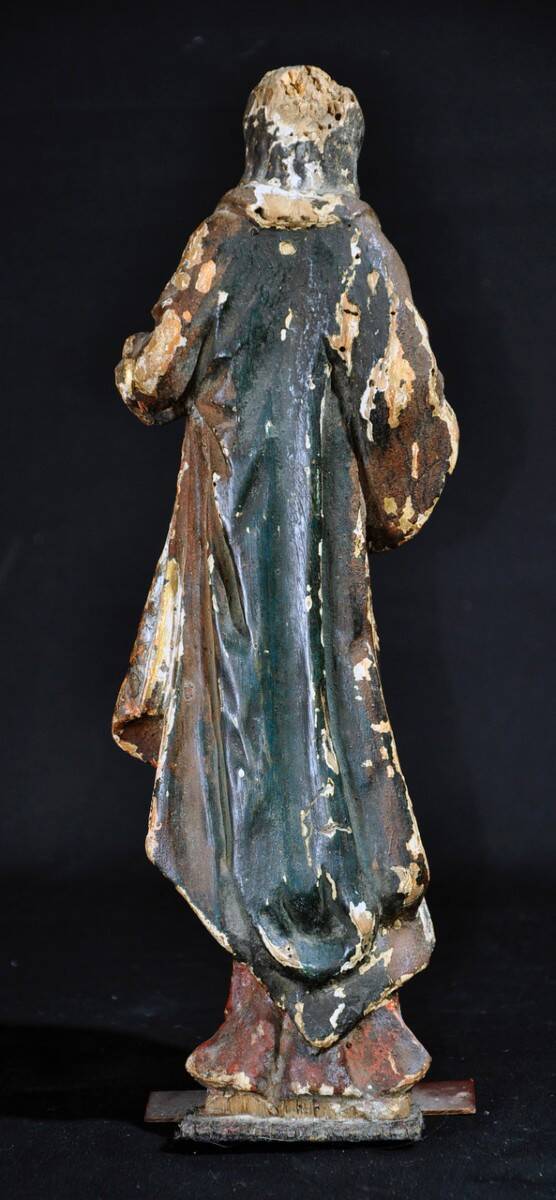 Sculpture en bois polychrome représentant la Vierge, XVIIe siècle