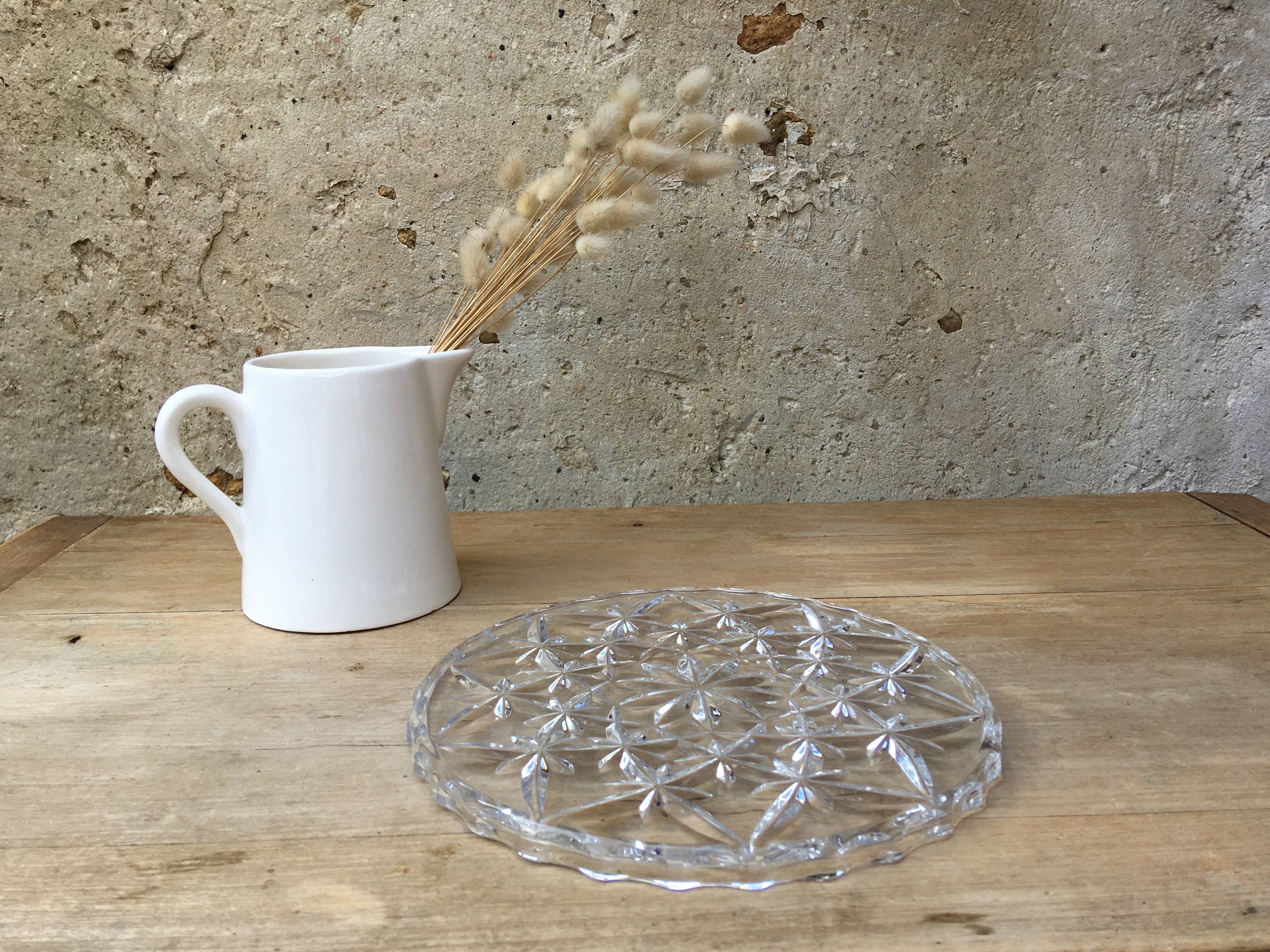 Chiseled glass underside