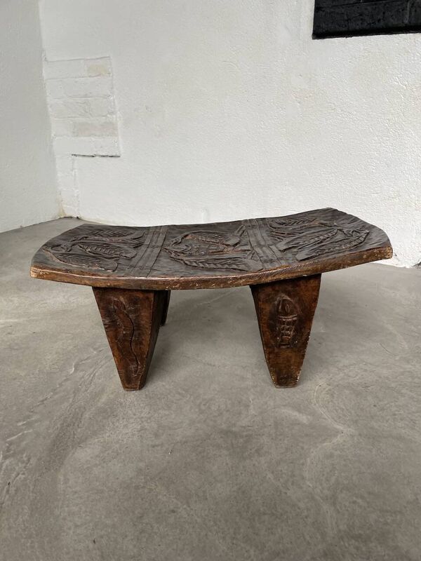 Tabouret repose-pieds africain
