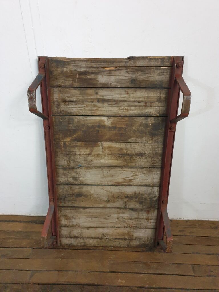 Industrial plant pallet coffee table