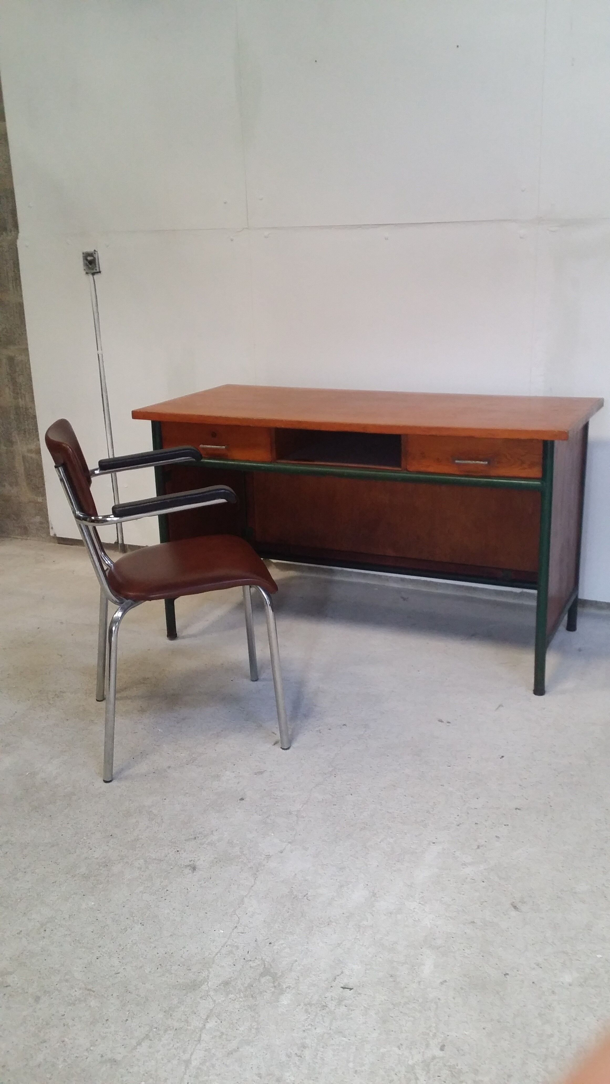 Teacher's desk