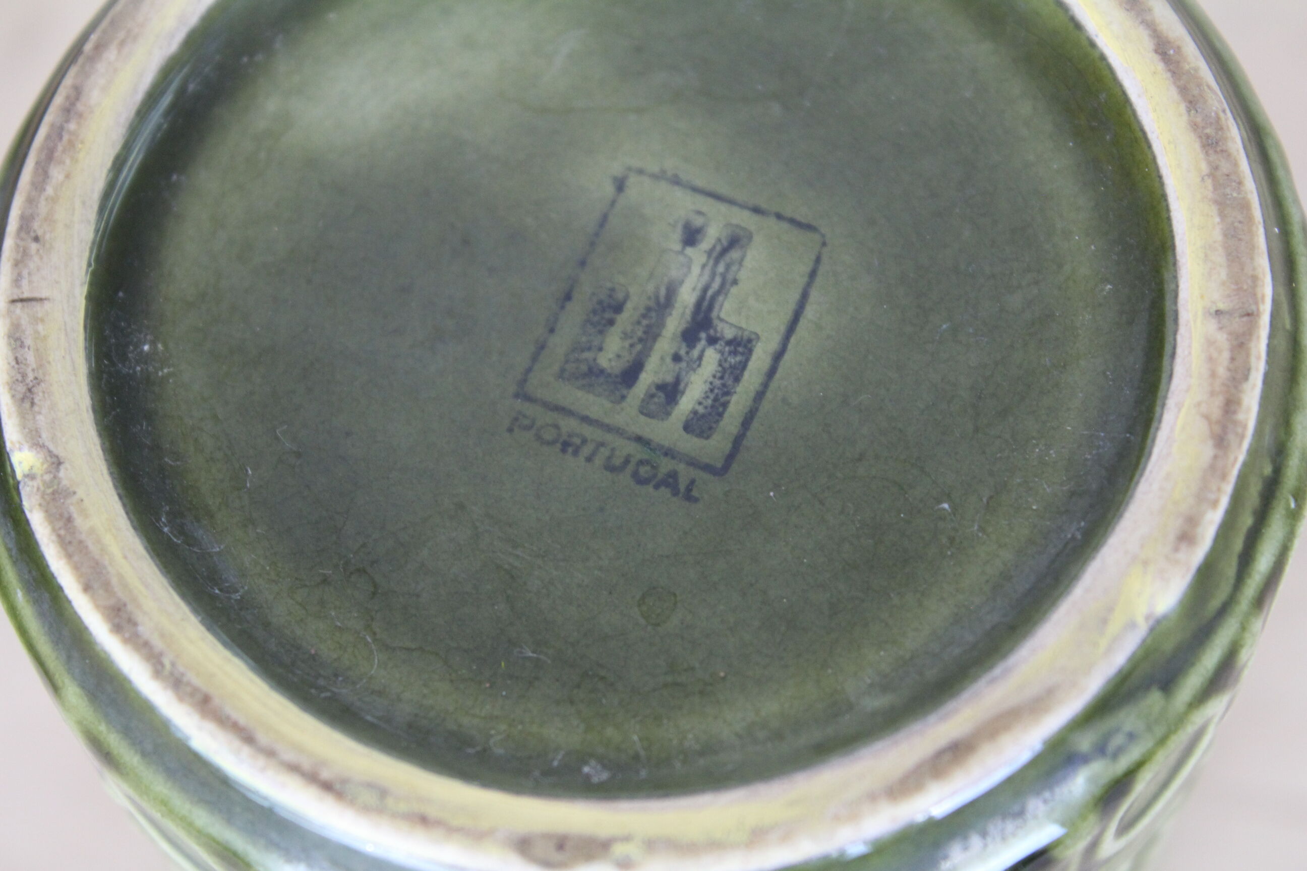 Set of 3 mugs in green ceramic