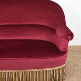 Sofa and pair of toad armchairs in red velvet.