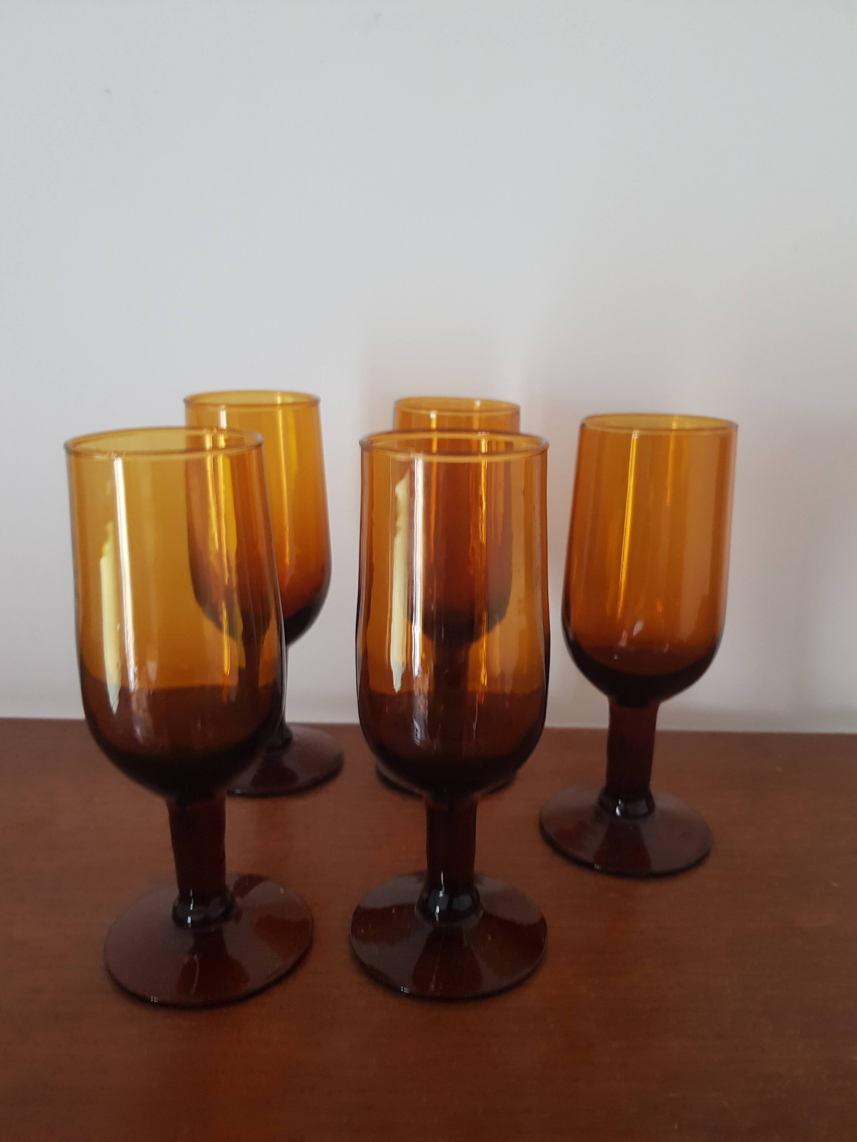 Set of 5 amber stemmed glasses