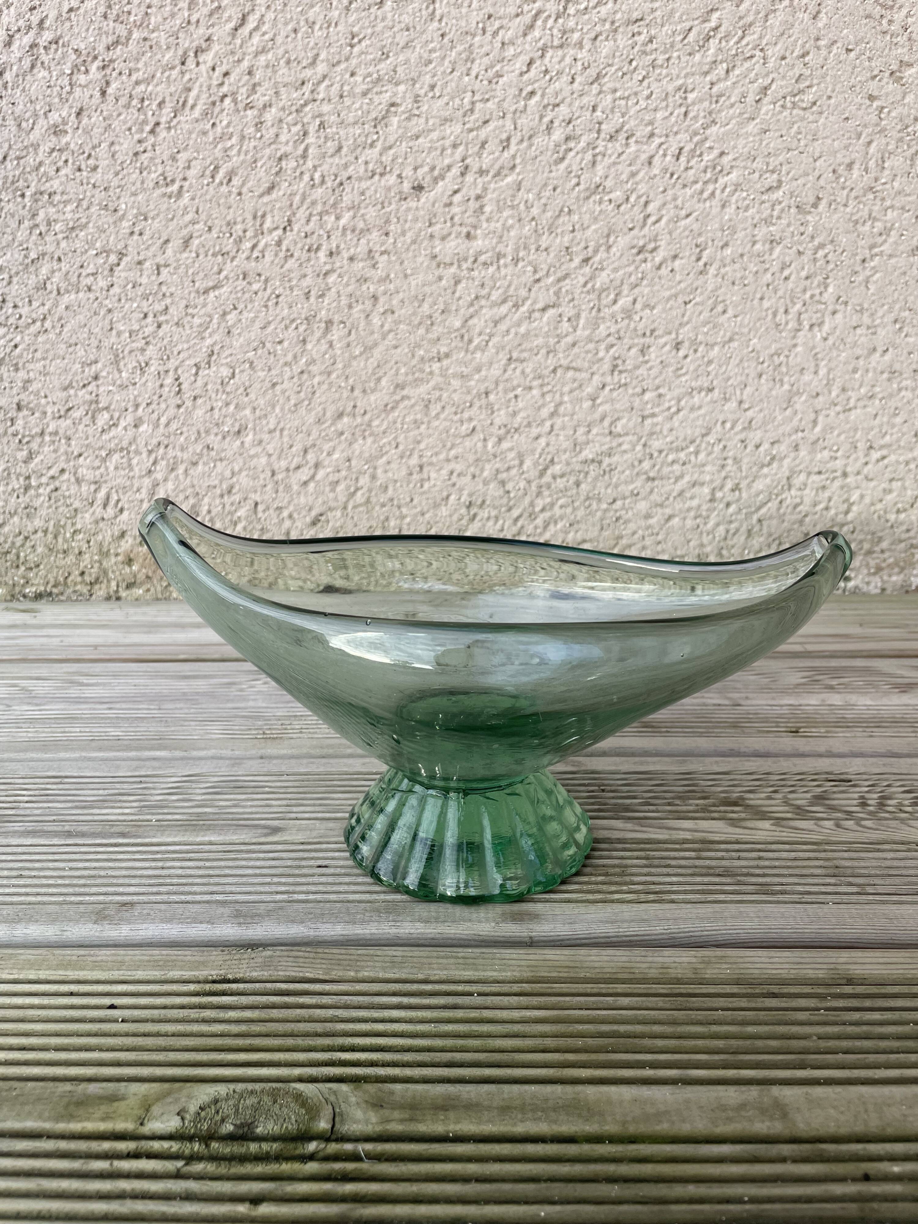 Set of 20 decorative items