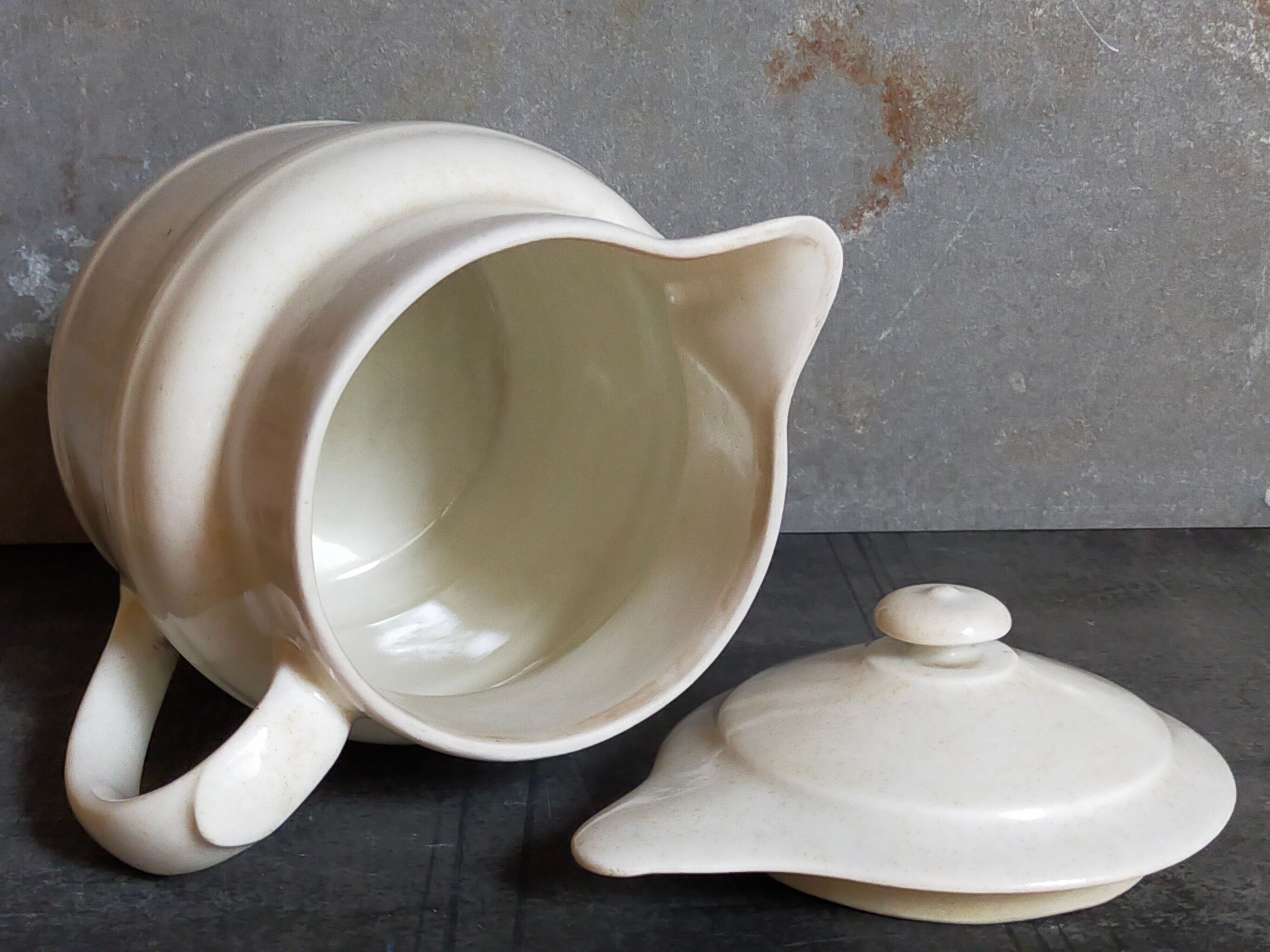Covered pitcher in porcelain fire of Grigny XIXth stamped P.Precious