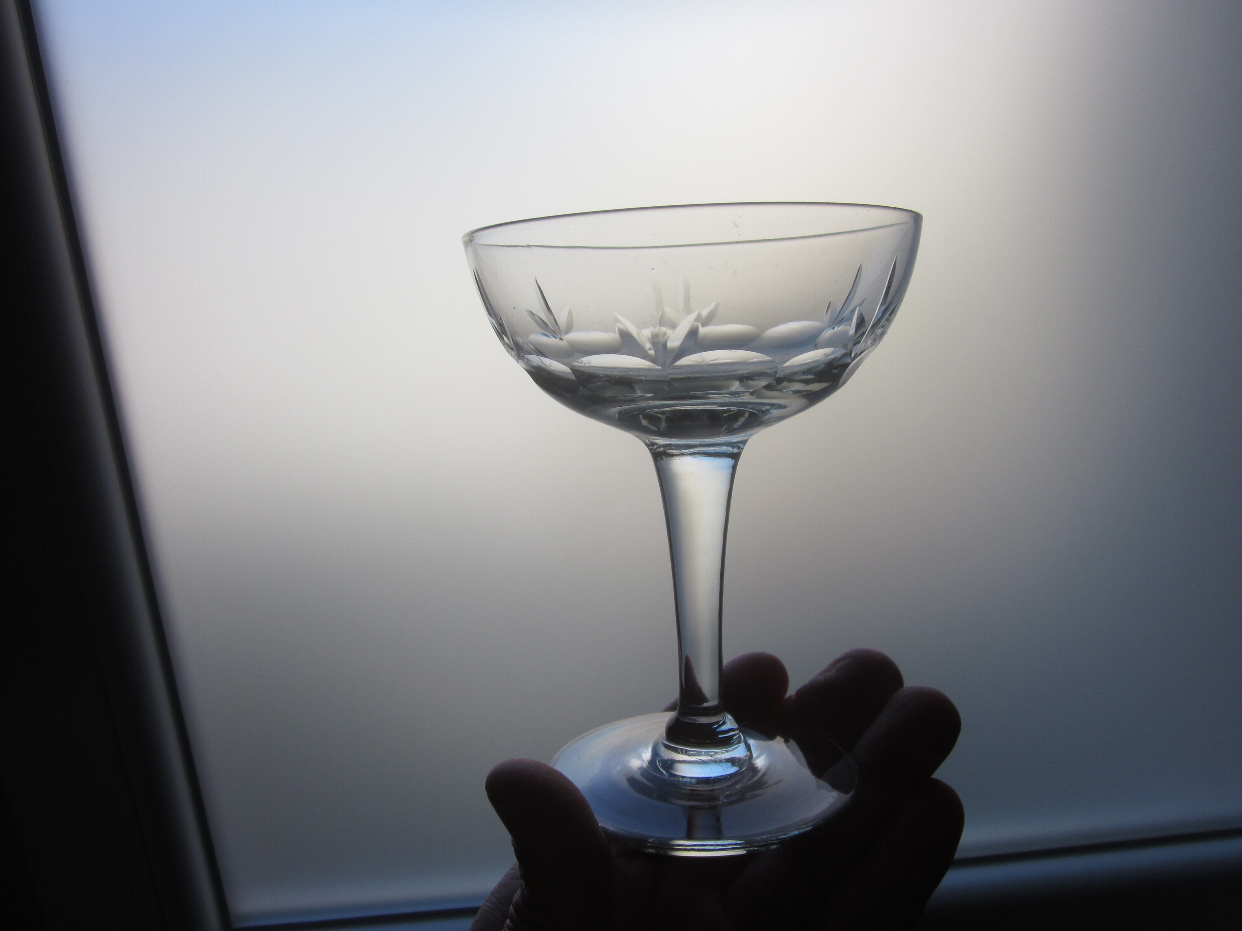 Lot de 10 coupes a champagne ancienne en verre taillè