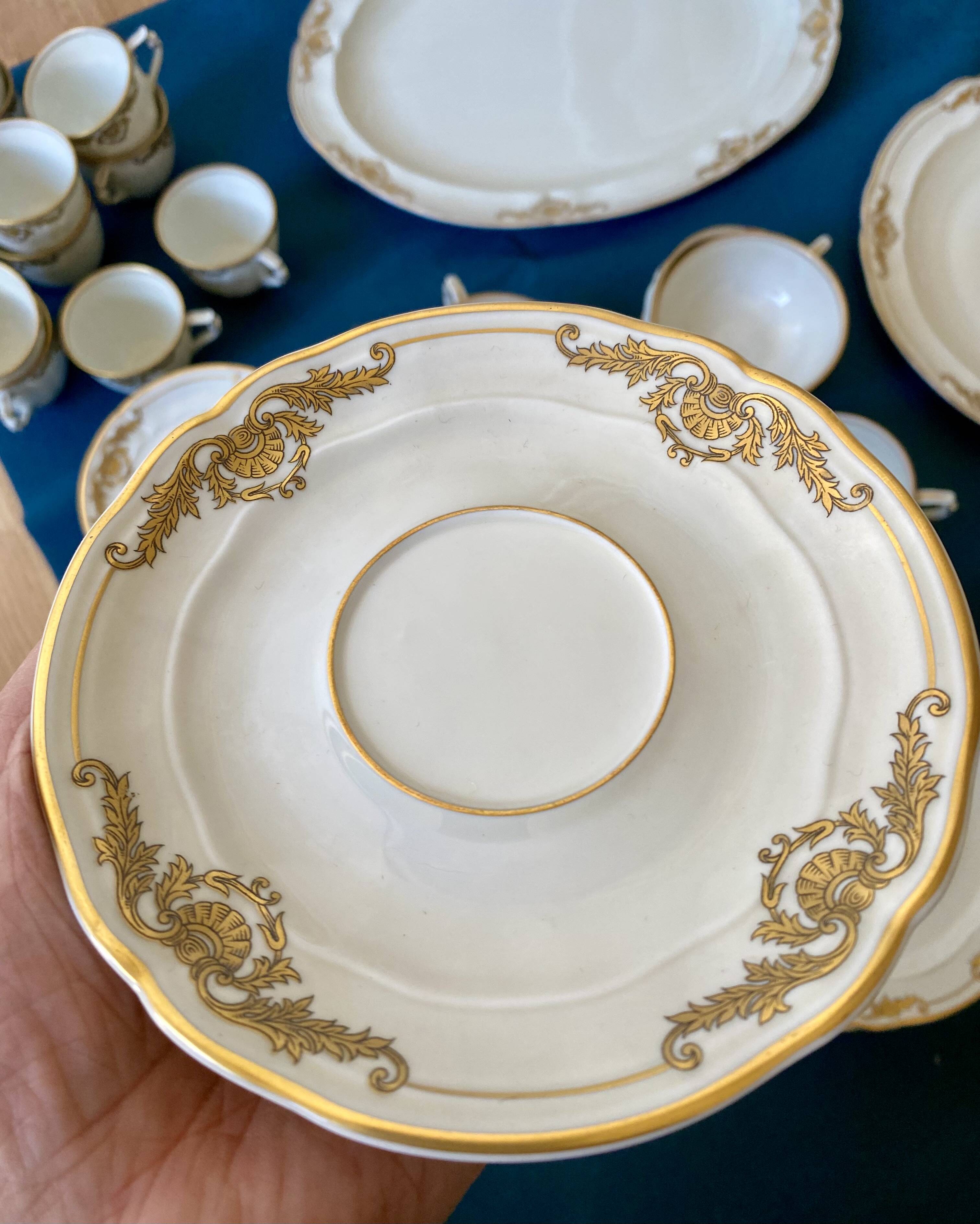 Bernardaud Coquille porcelain service, 96 pieces.