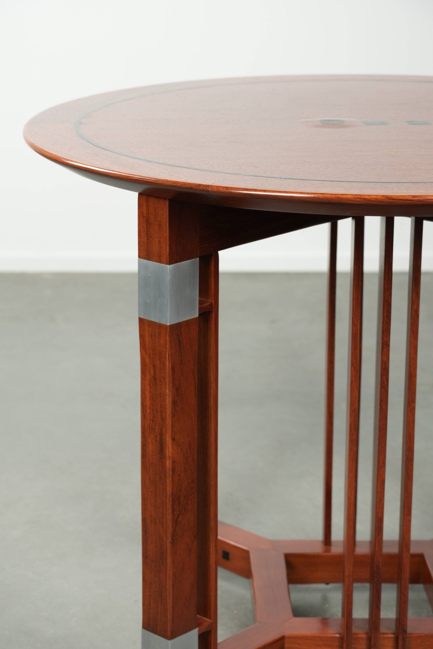 Beautiful round Art Deco style side/coffee table