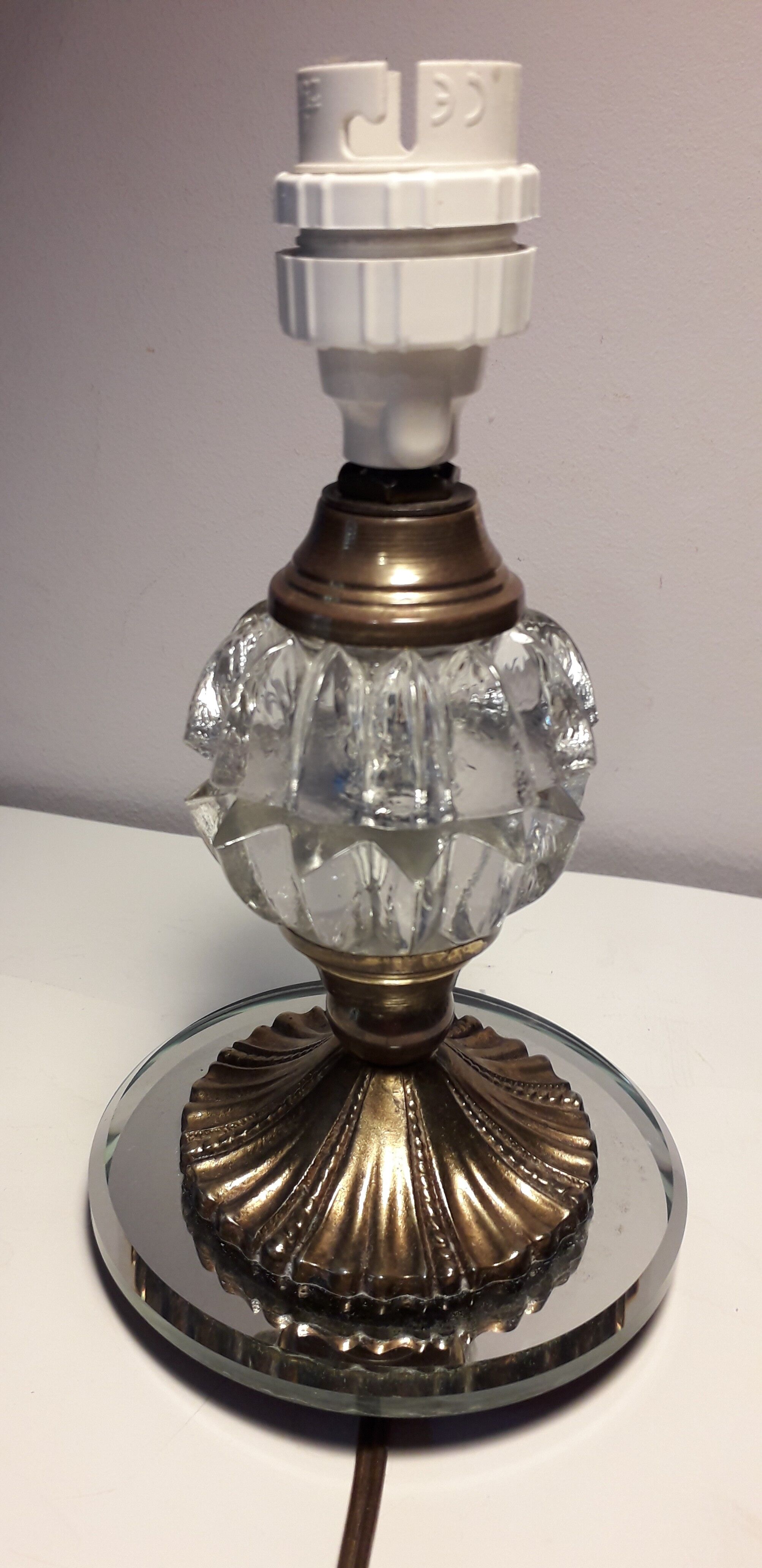 Small Art Deco lamp, bedside or atmosphere, glass and brass