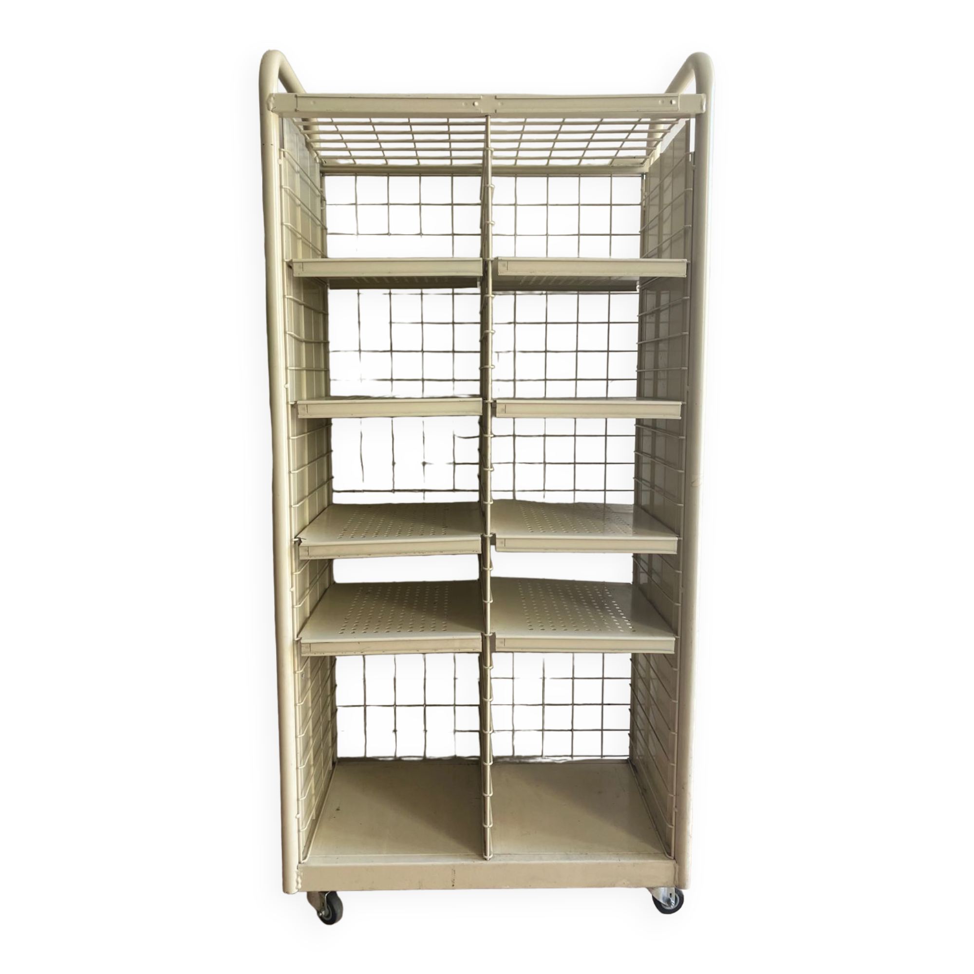 Shelf cabinet postal sorting