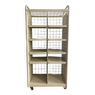Shelf cabinet postal sorting