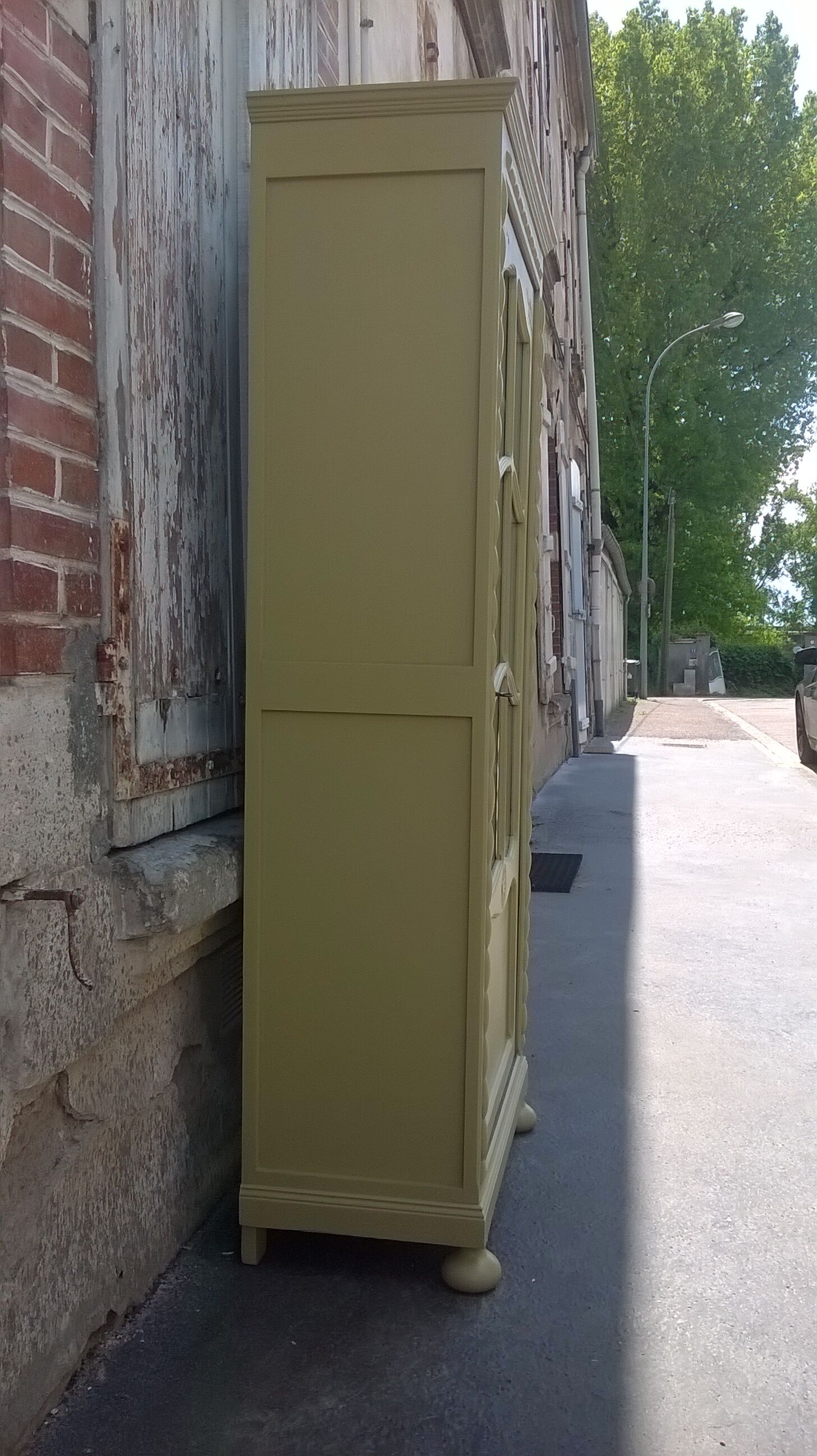 Parisian showcase cabinet 1930