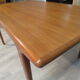 Table scandinave en teck années 70