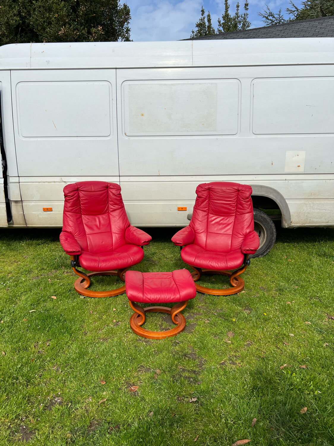 Pair of armchairs Ekornes and ottoman