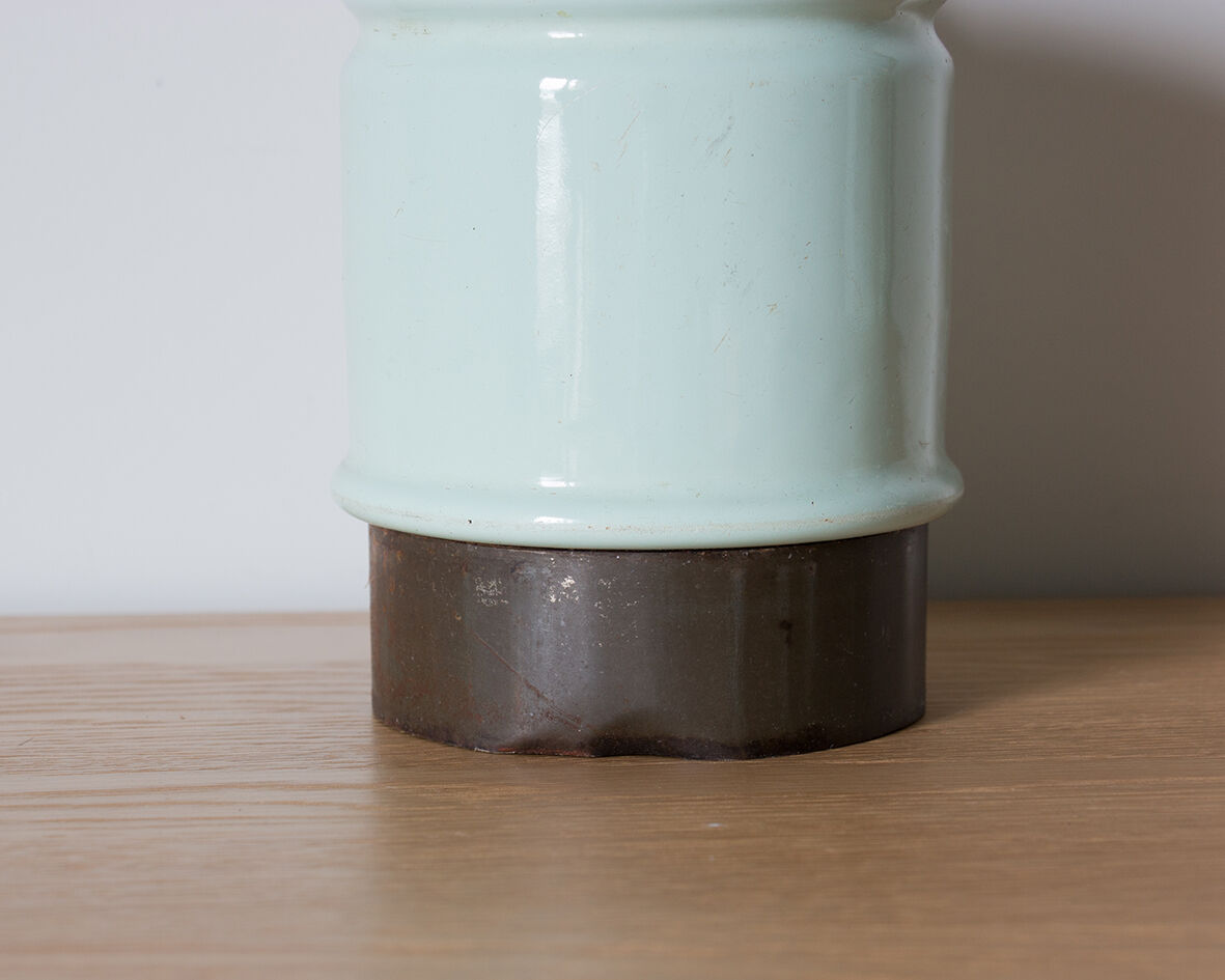 Enameled pot mint