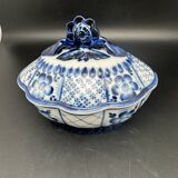 Decorative blue porcelain box – 1224d8