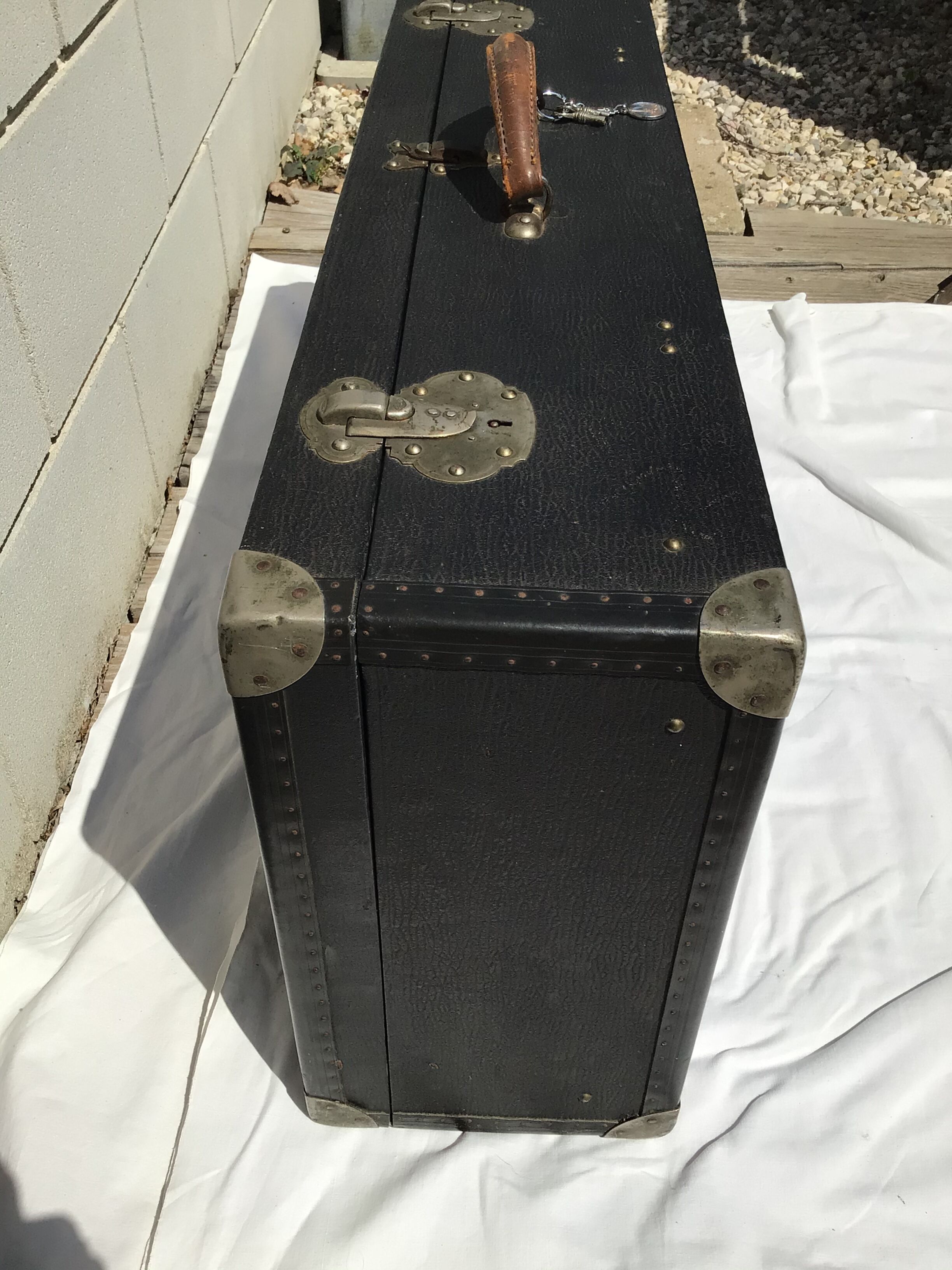 XXL wood trunk case