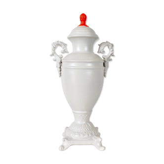 Vase en porcelaine blanche avec couvercle de fluo