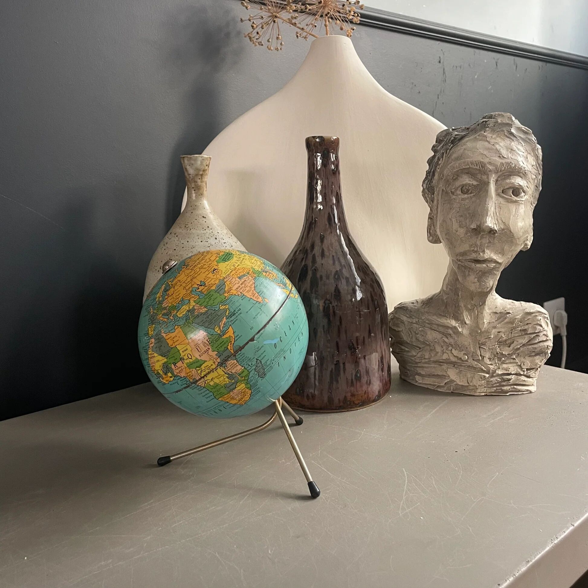 Small vintage globe, Taride maps