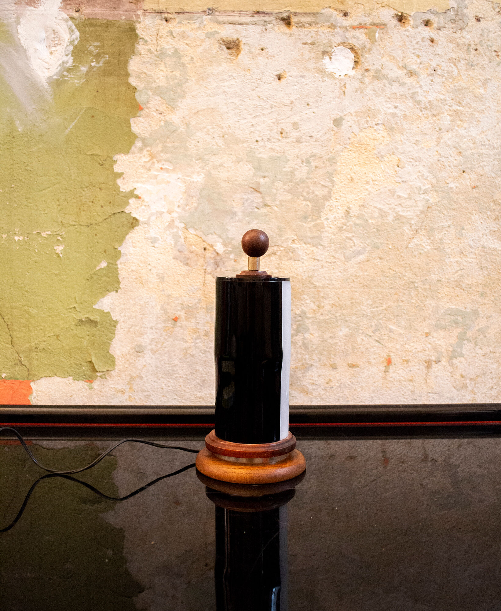 Table lamp in wood and plexiglass black and white Italy 50s