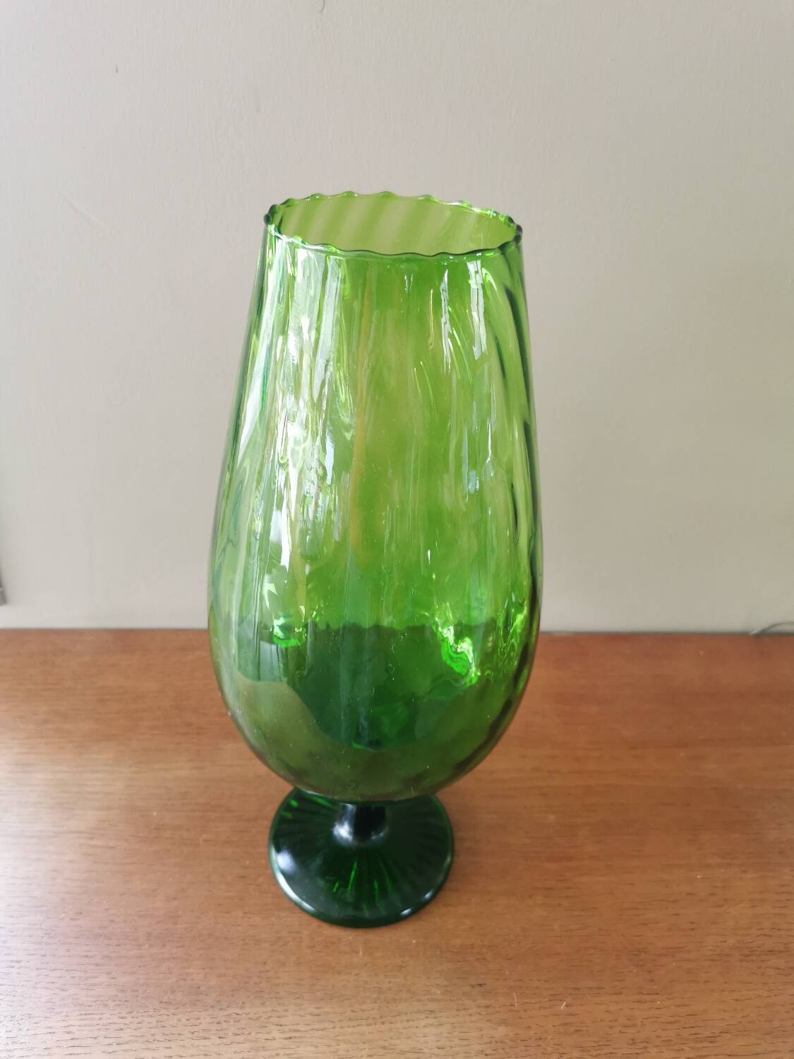 Large glass vase from the 60s, green.