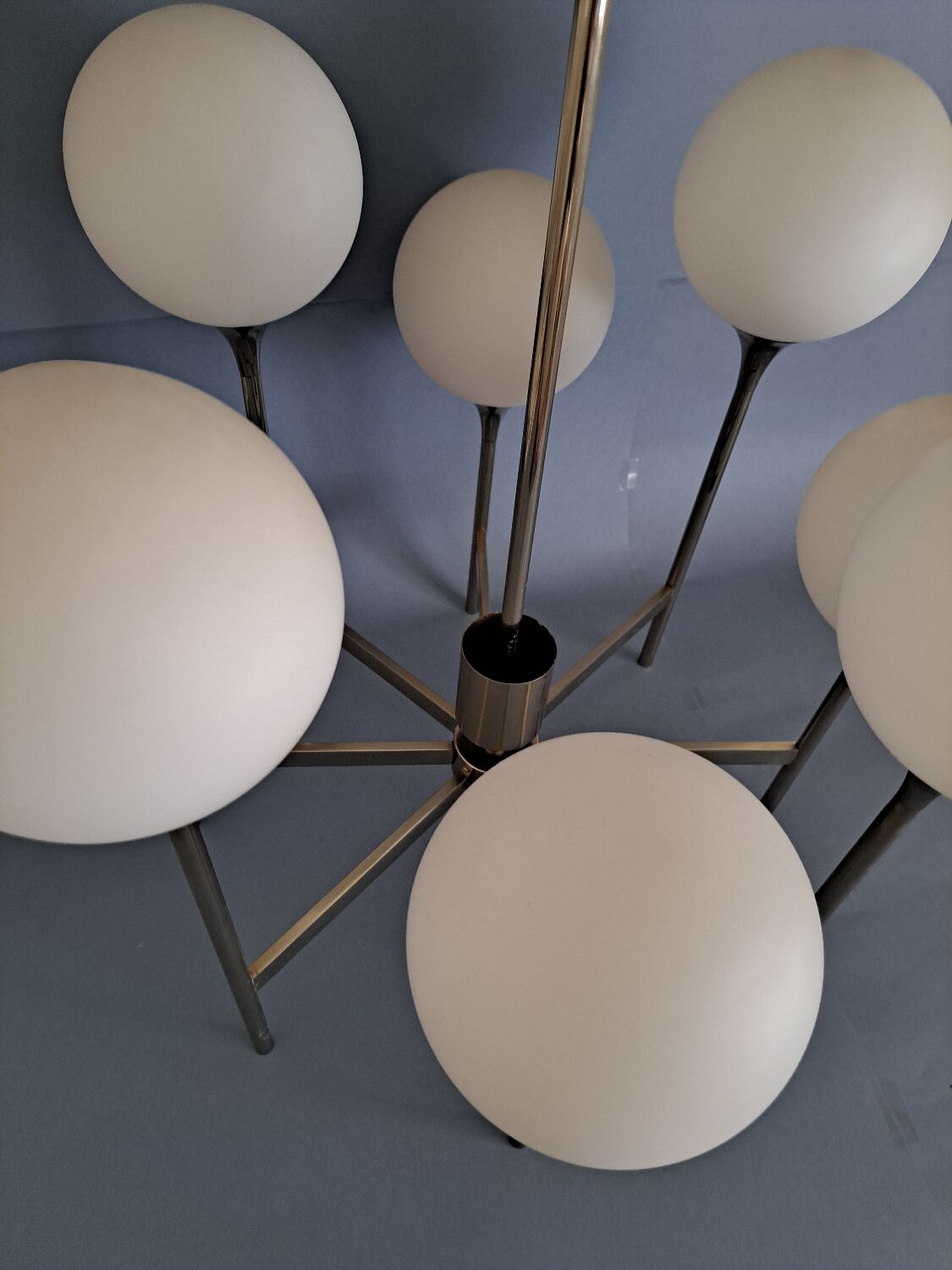 Chandelier Sciolari 8 balls in satin glass.
