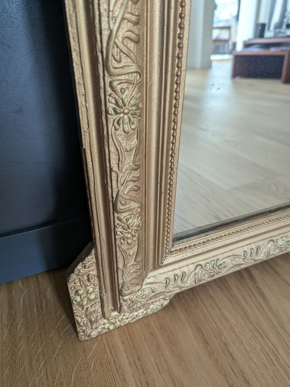 Golden mirror, 19th century.