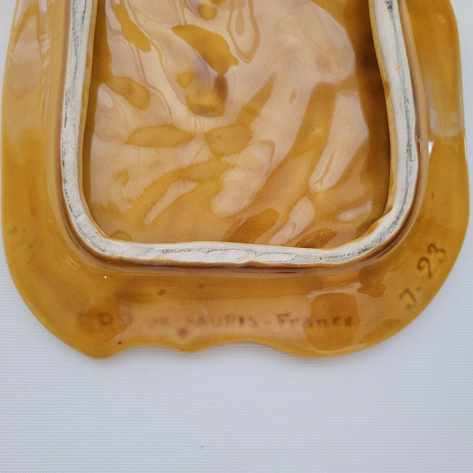 Large ceramic dish slurry Vallauris FFP decoration leaves and its pie shovel